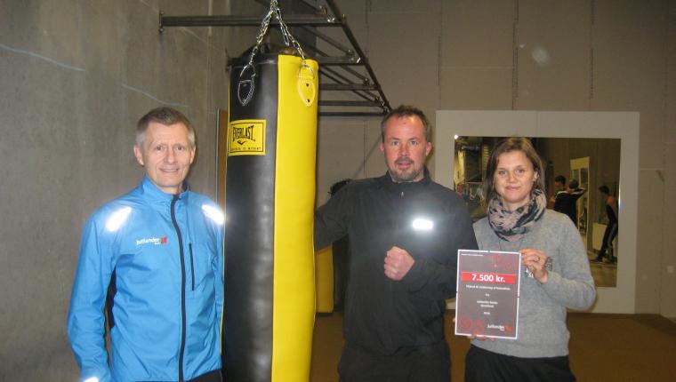 Jutlander Bank hjælper nystartet  bokseklub 